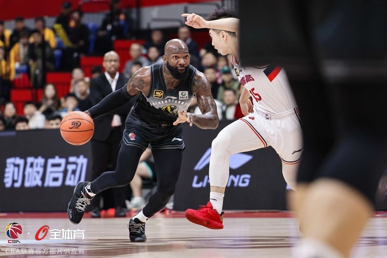 开云电子登录-关于加时末段广东宏远备战德国杯，战术微调细节曝光，球迷炸锅，身体对抗强度拉满的信息-开云电子登录