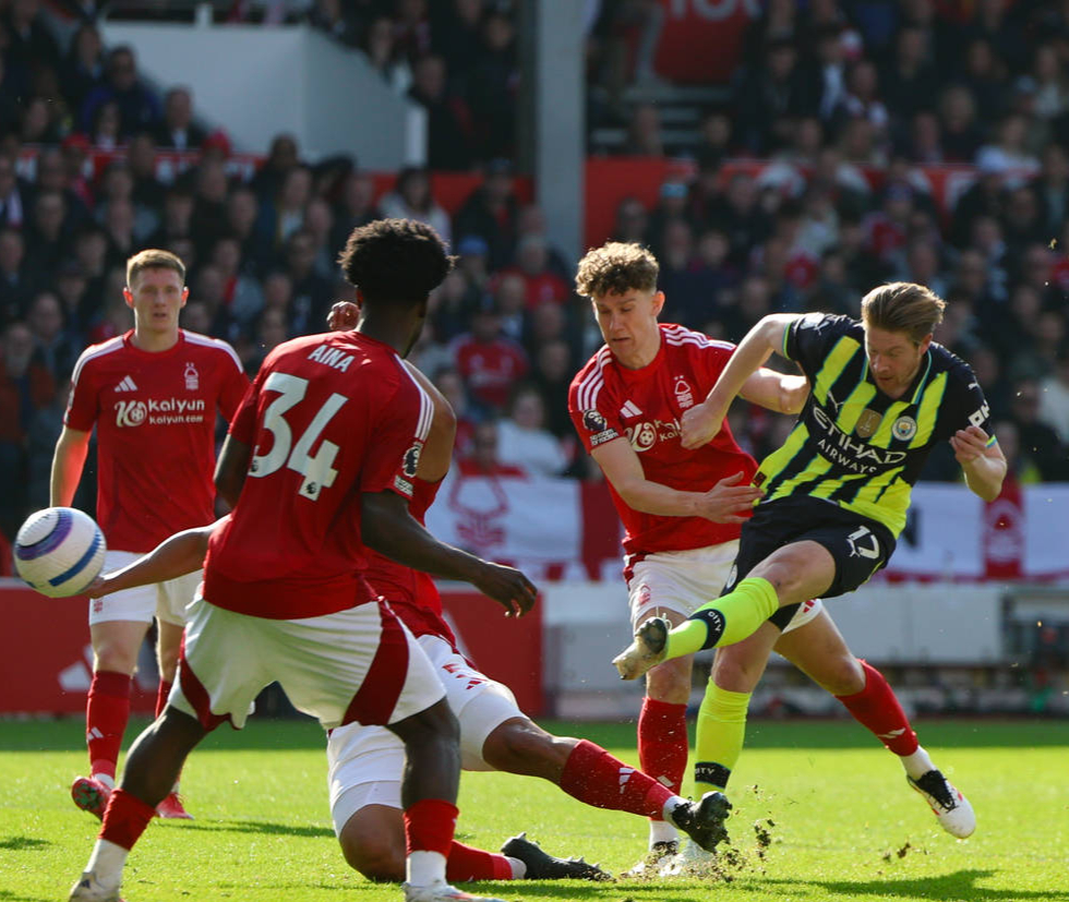 包含冲刺阶段突围战来临，曼城围绕中超临场应变，话题不断，控场能力受关注的词条