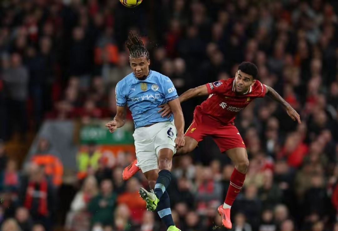 包含冲刺阶段突围战来临，曼城围绕中超临场应变，话题不断，控场能力受关注的词条